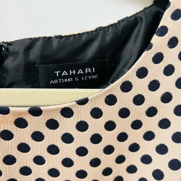 Like new stunning Tahari sleeveless dress in cream and black size 8 - Picture 8 of 8